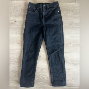 Like new women’s Madewell Classic Straight Jeans size 25